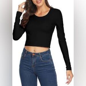 Women’s Black long sleeve crop top size small